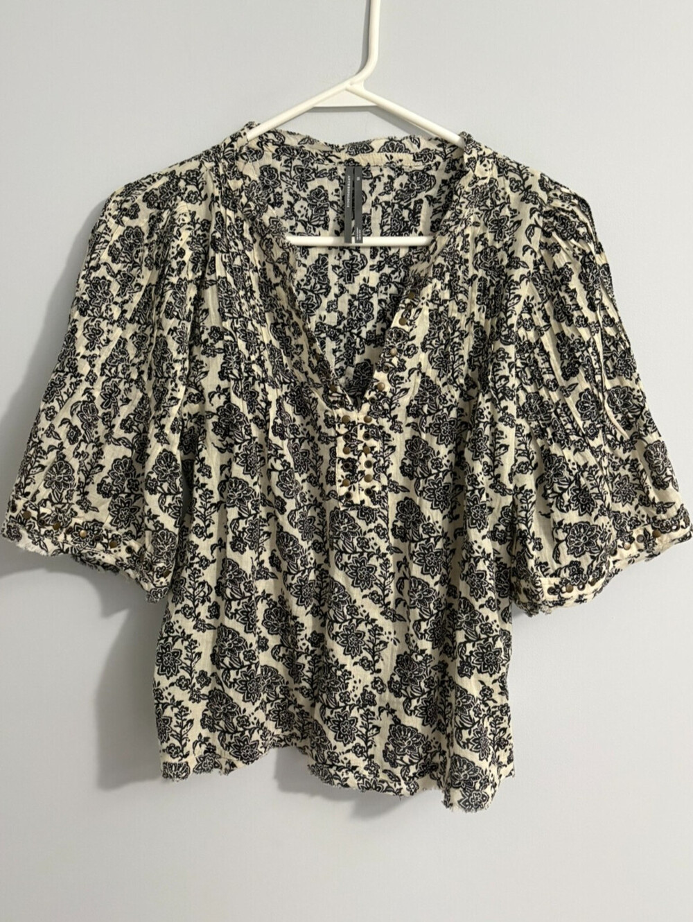 Anthropologie Blouse V-neck Black Ivory floral print Cotton Cottagecore Peasant